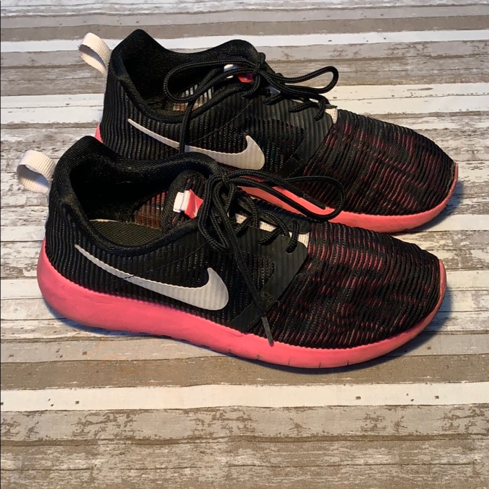 Nike Roshe Run Girls Tennis Shoes